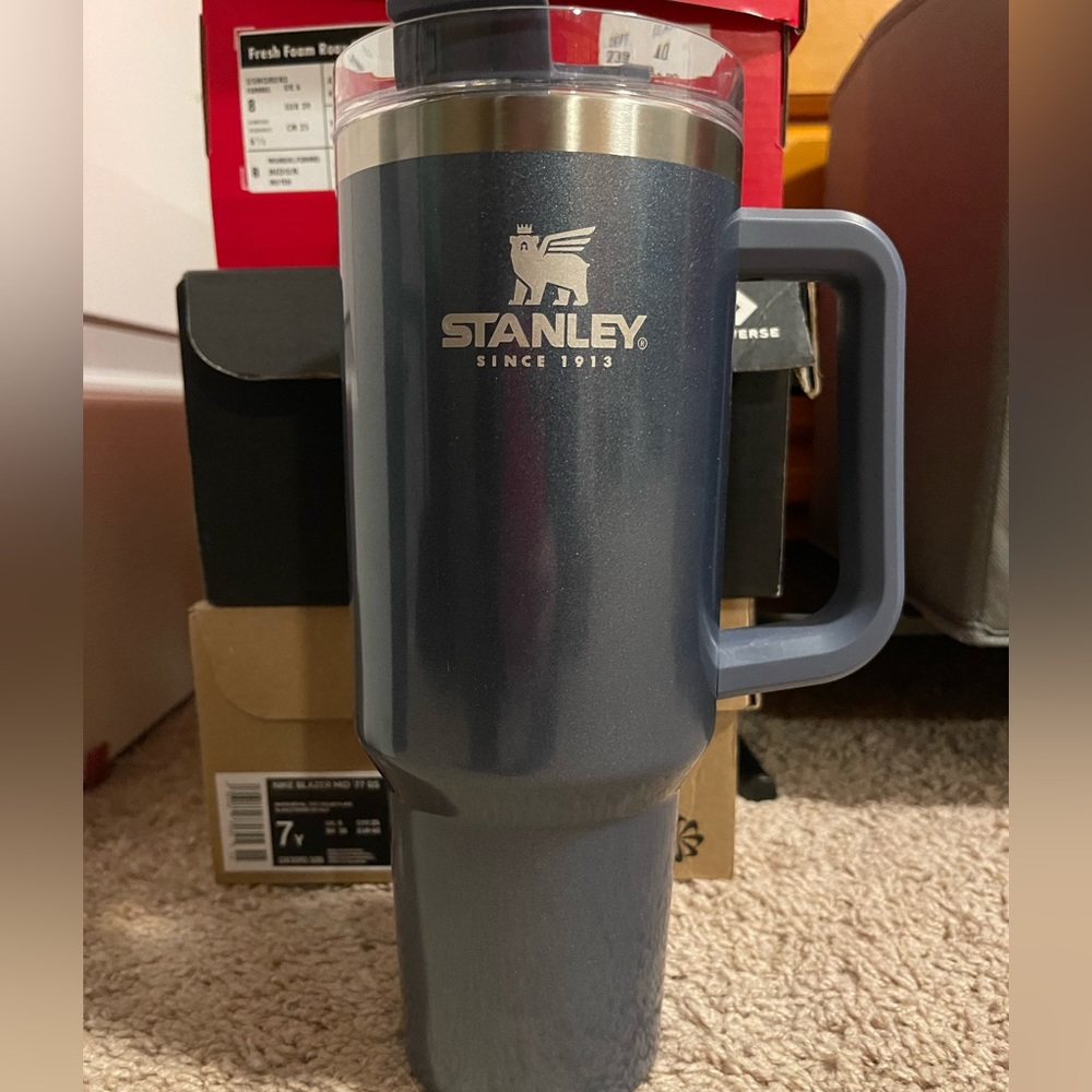 40 oz blue stanley with handle. never used.